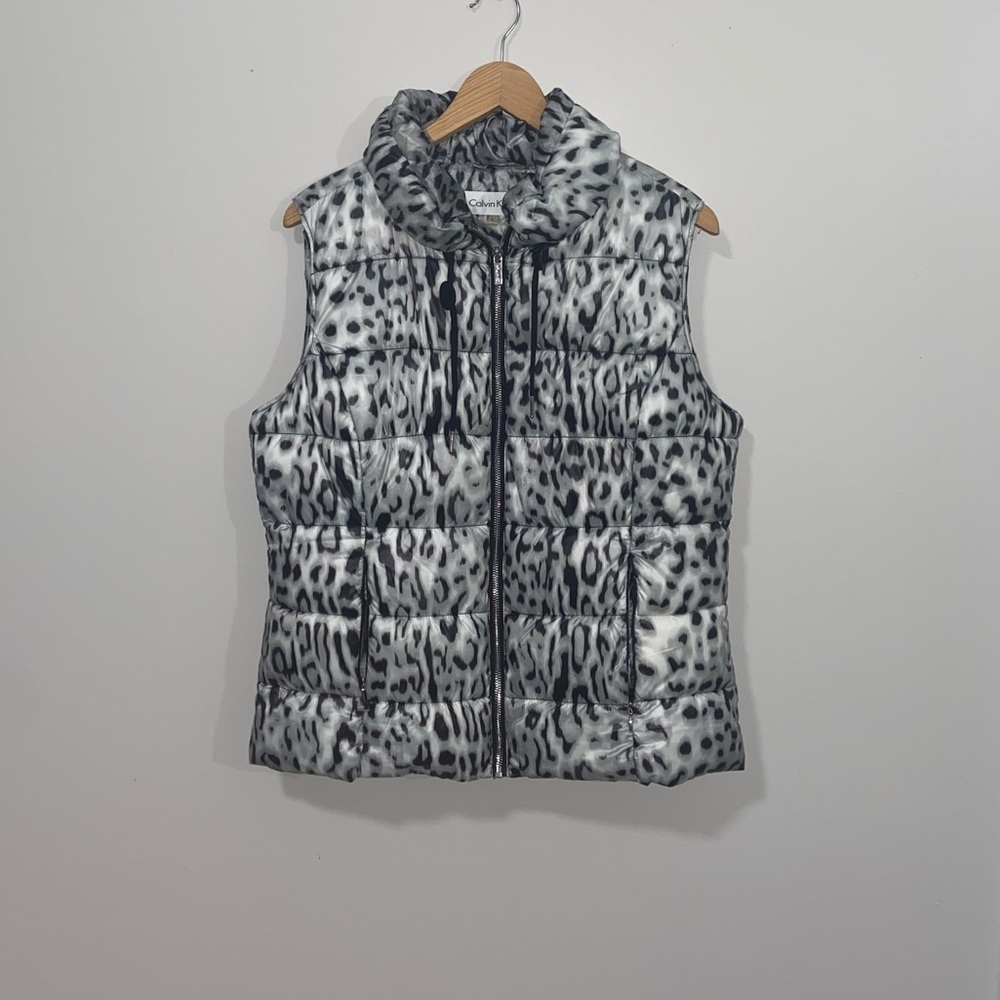 Calvin Klein Leopard Print Puffer Vest (Size: L) (Colors: Black/Grey)